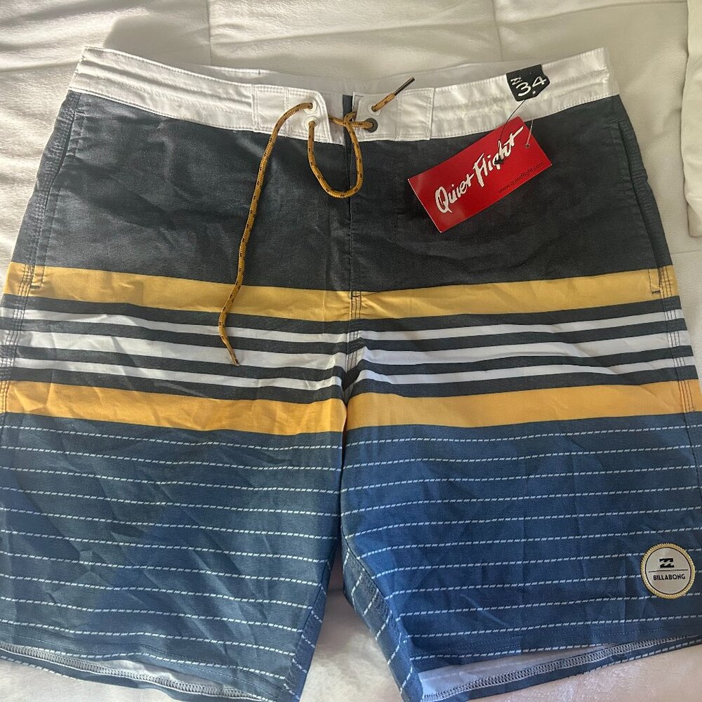 NEW w/ tags: Men's Billabong Swim Trunks - Size 34